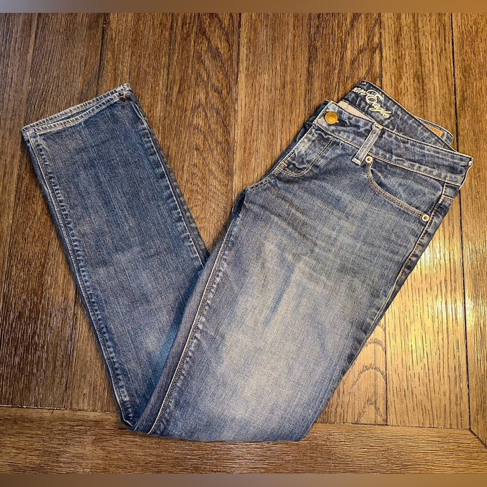 EUC American Eagle Women’s Size 6 Long Straight Jeans